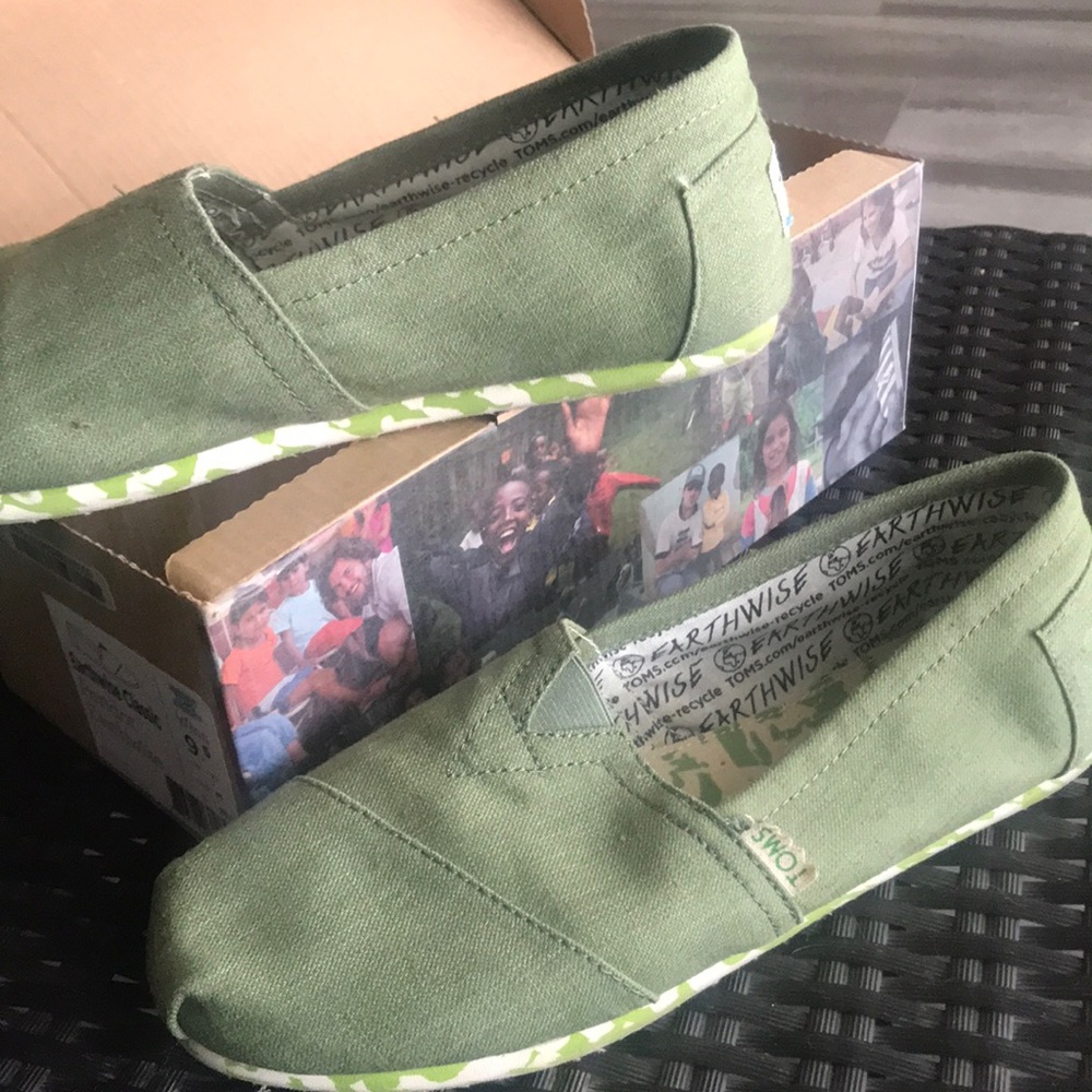 Toms